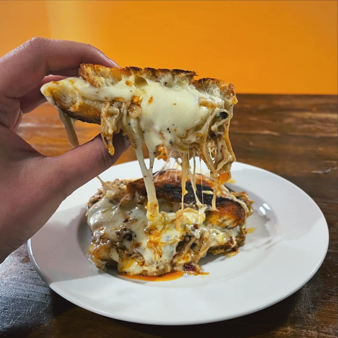 sandviș de la Pickles. Comfort food București