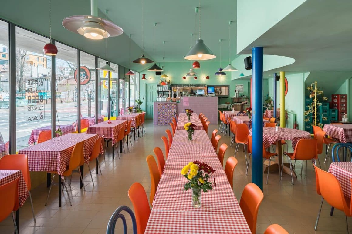 imagine din interiorul restaurantului Balls din București