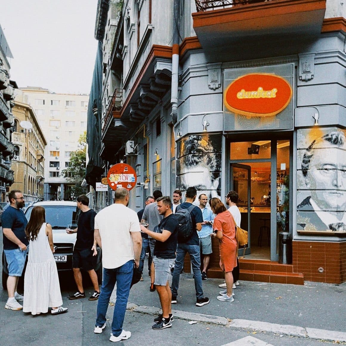 imagine din exteriorul restaurantului Dumicat din București