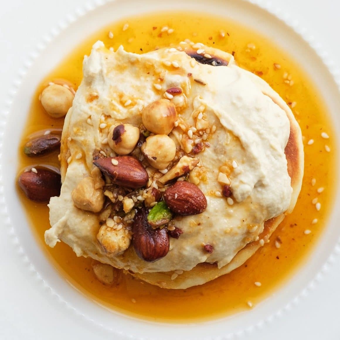 hummus cu alune de la MOM. Comfort Food București 