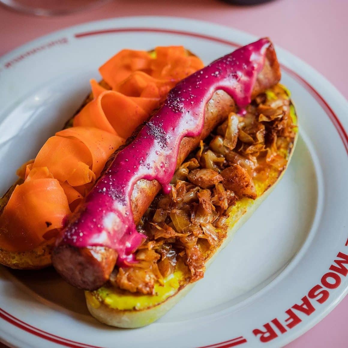 Obor Dog de la Mosafir. Comfort Food București