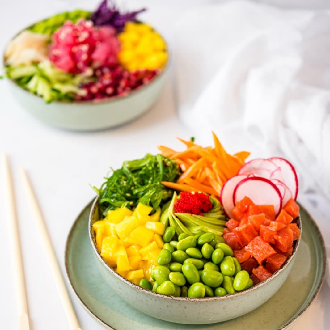Poke bowl vegetarian la Rainbowls București.  Restaurante cu mâncare sănătoasă București