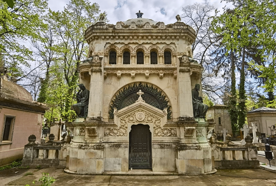 Cimitirul Bellu din București. Obiective turistice București
