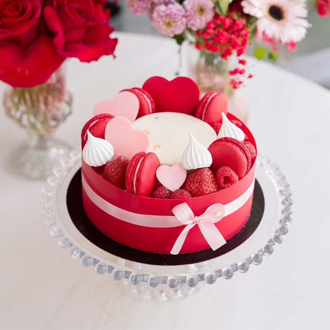 Love Bacio di Vanilla. Tort cu migdale si jeleu de zmeura