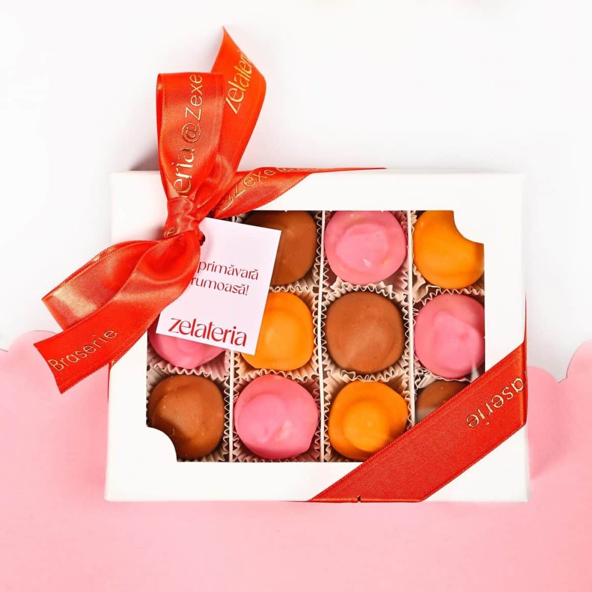 Cutie cu bomboane de Mărțișor de la Zelateria