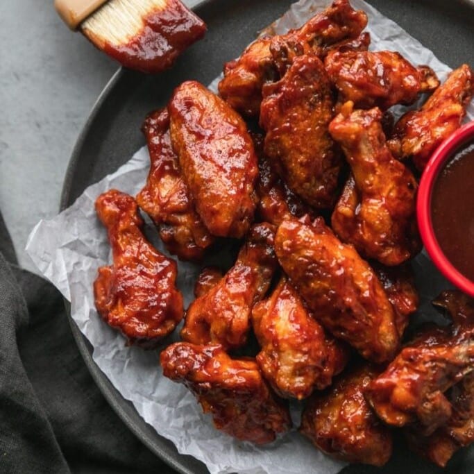 Aripioare picante de la Red Angus